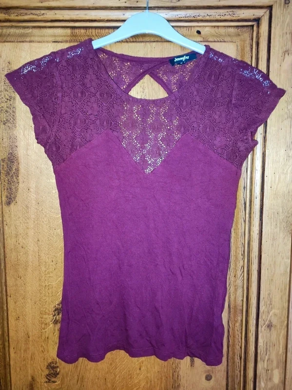 Camiseta burdeos de la marca Jennyfer, parte superior de encaje, talla 36 – photo 2